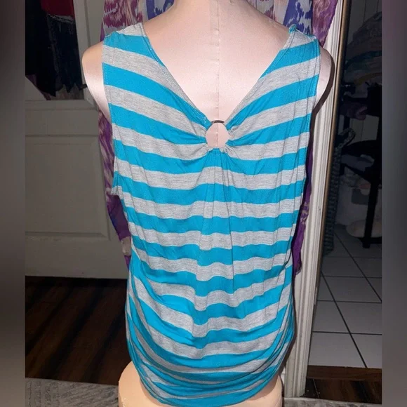 ⭐️3/$15 ⭐️ Julie's Closet Turquoise and Gray striped Floral Tank - Picture 6 of 8